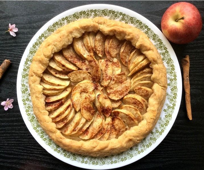 EASY APPLE PIE TART