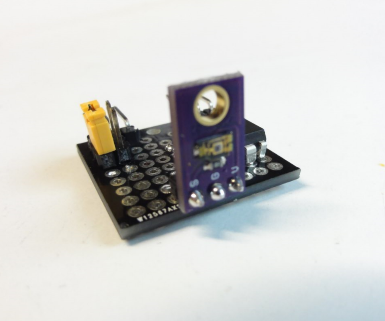 IOT123 - I2C TEMT6000 BRICK