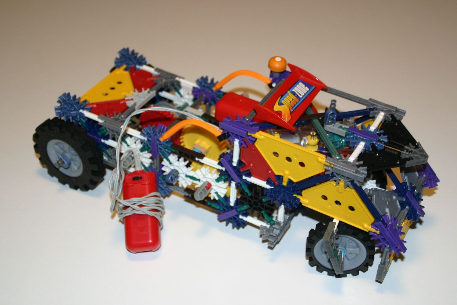 Knex truck with differential, transmission, engine comp and steering system