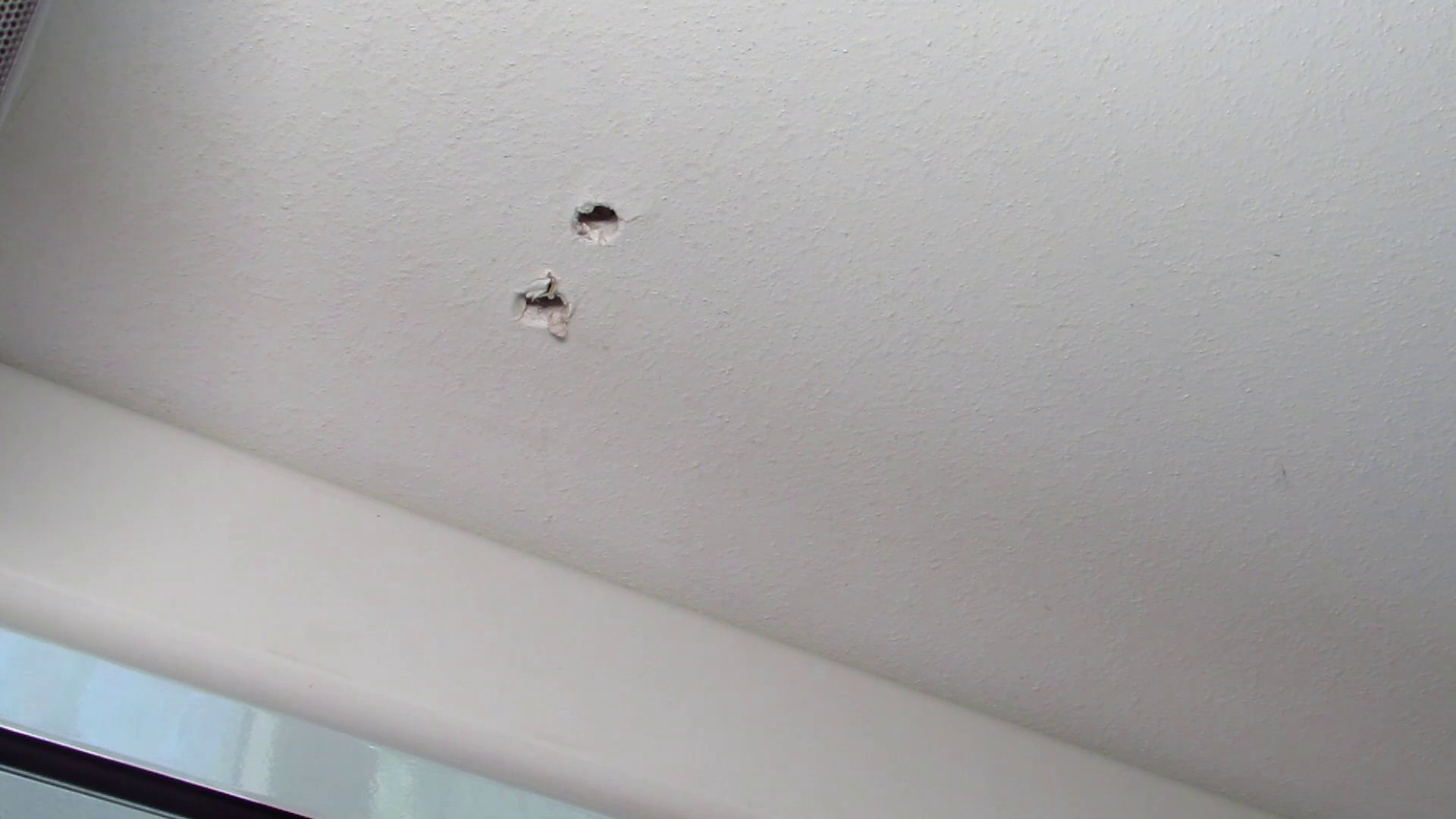 How to Cover Holes in Drywall in Style! 10 Steps (with Pictures