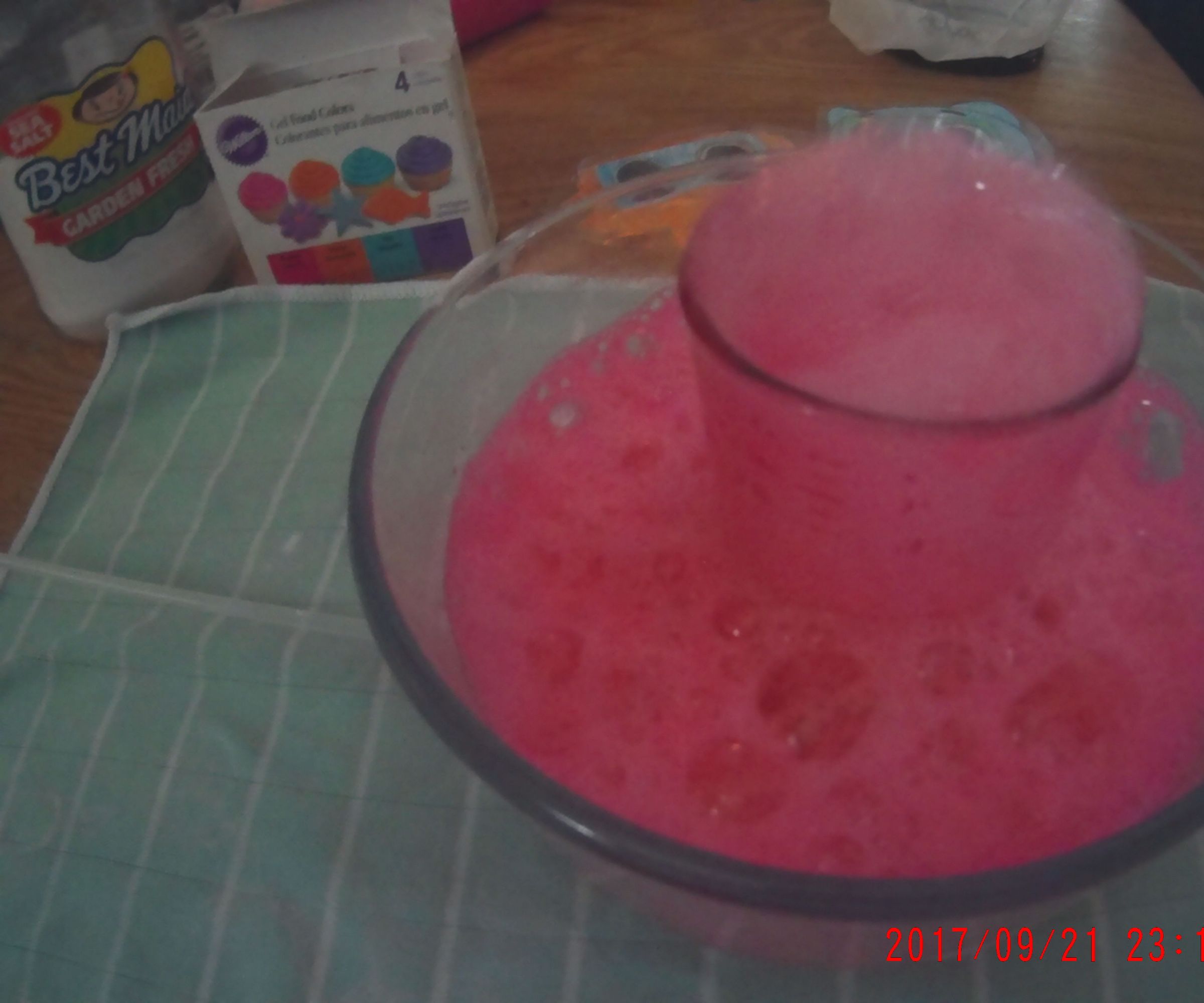 How to Make a Baking Soda Volcano