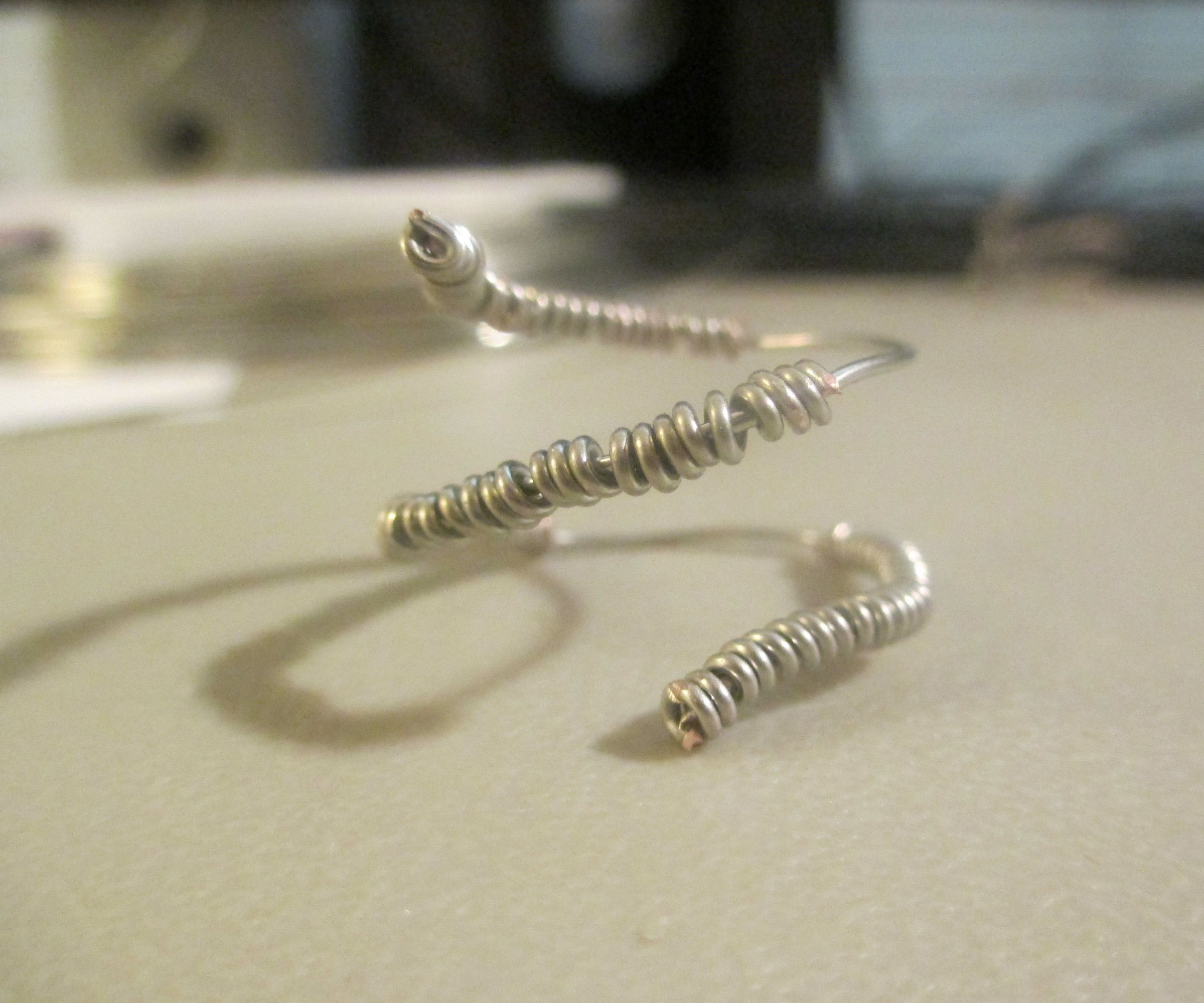 Beginner How to Wire Wrap Twisted Punk Rock Ring