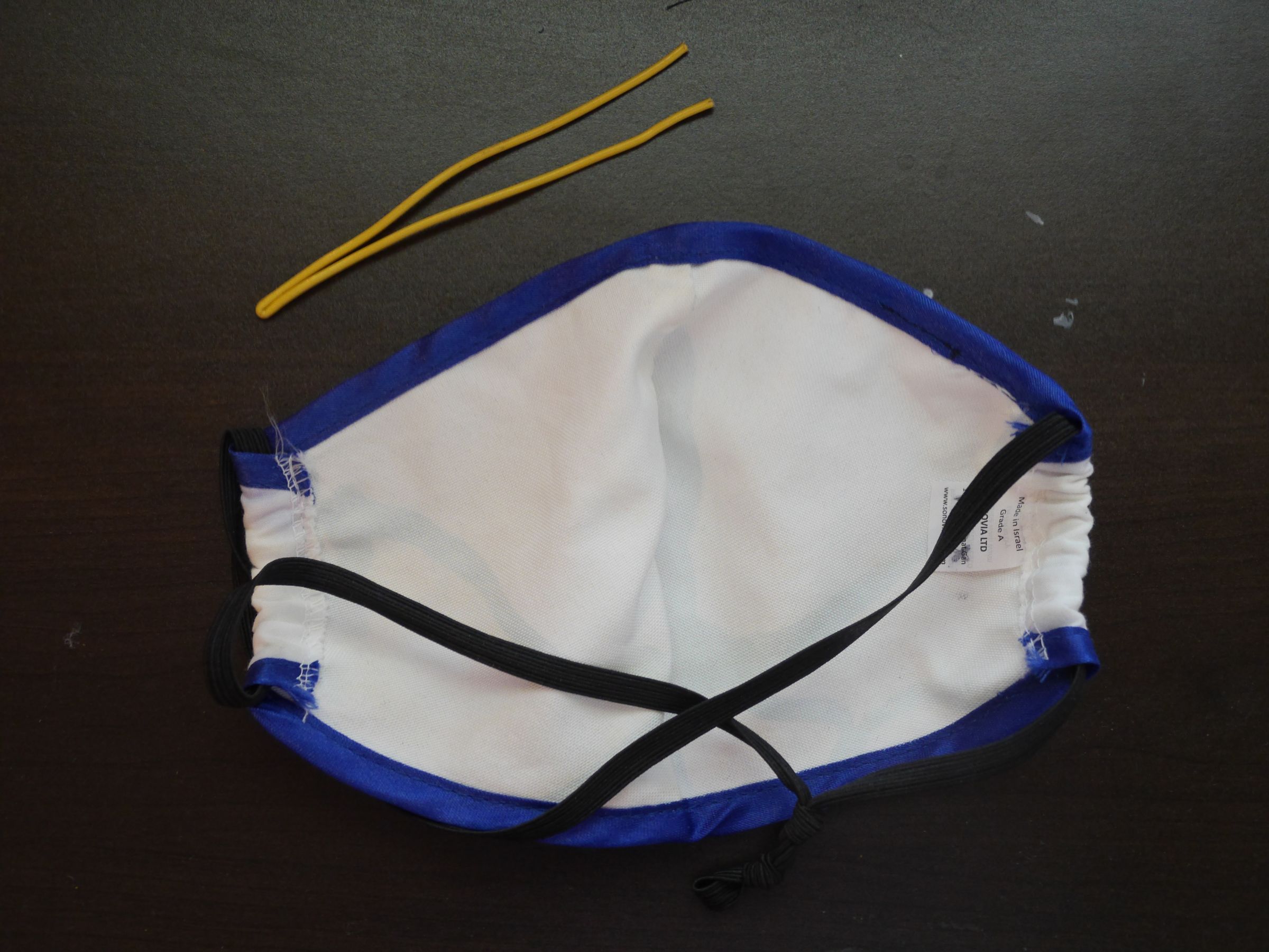 Adding a Nose Wire to a Sonovia Cloth Mask 4 Steps (with Pictures
