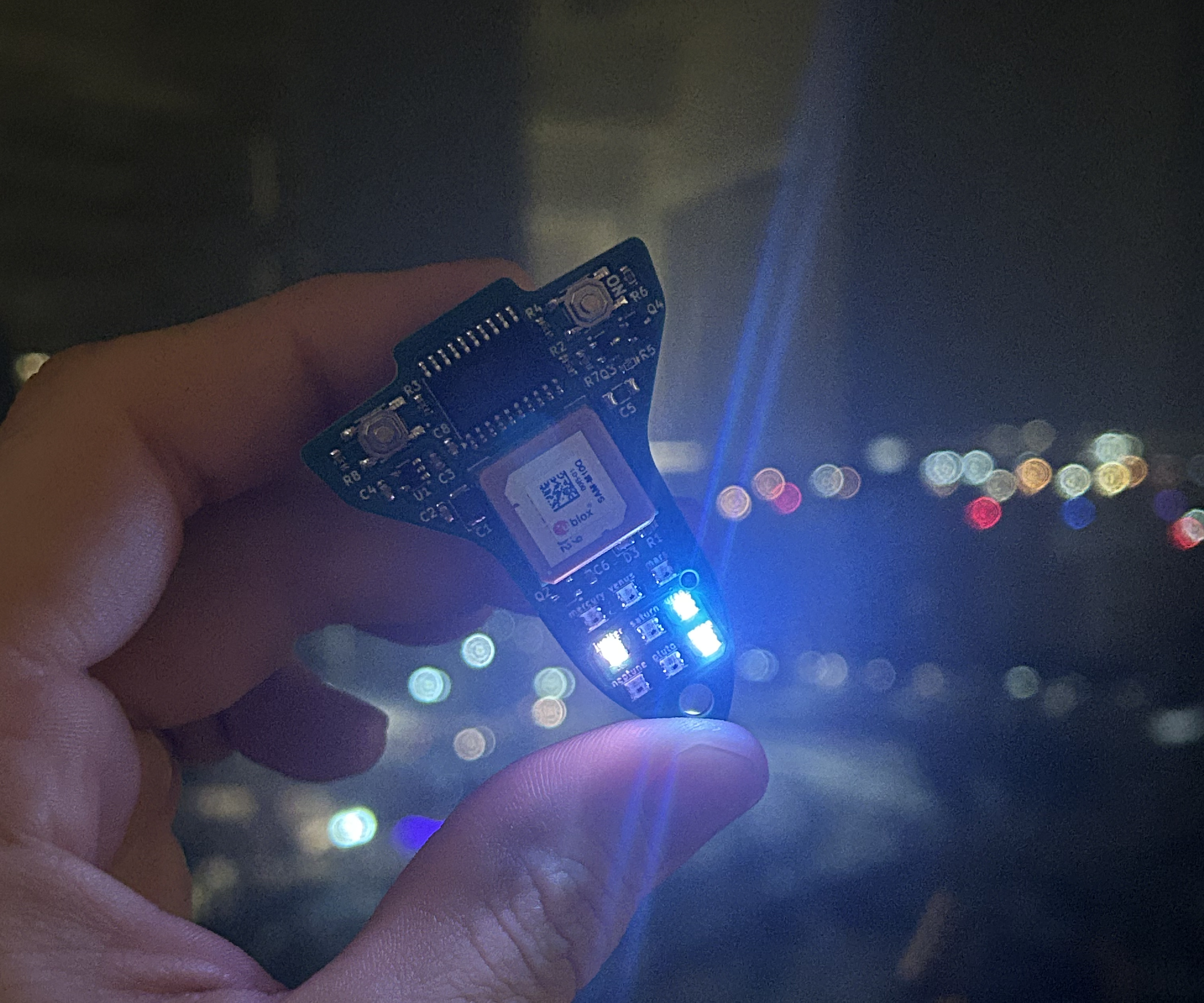 WhatsUp? a GPS Keychain That Shows Overhead Planets