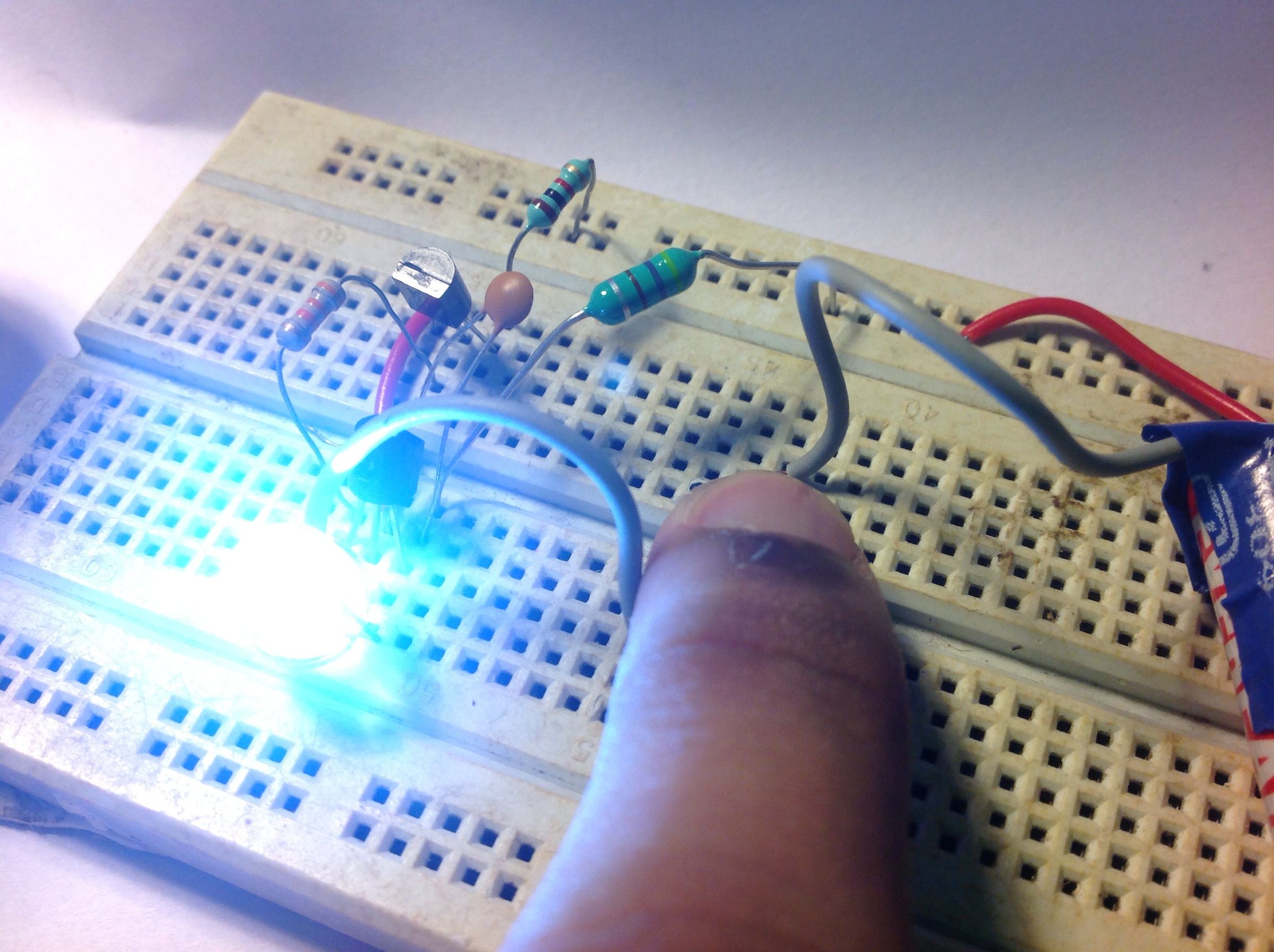 Super Simple Inductor Joule Thief! 5 Steps (with Pictures