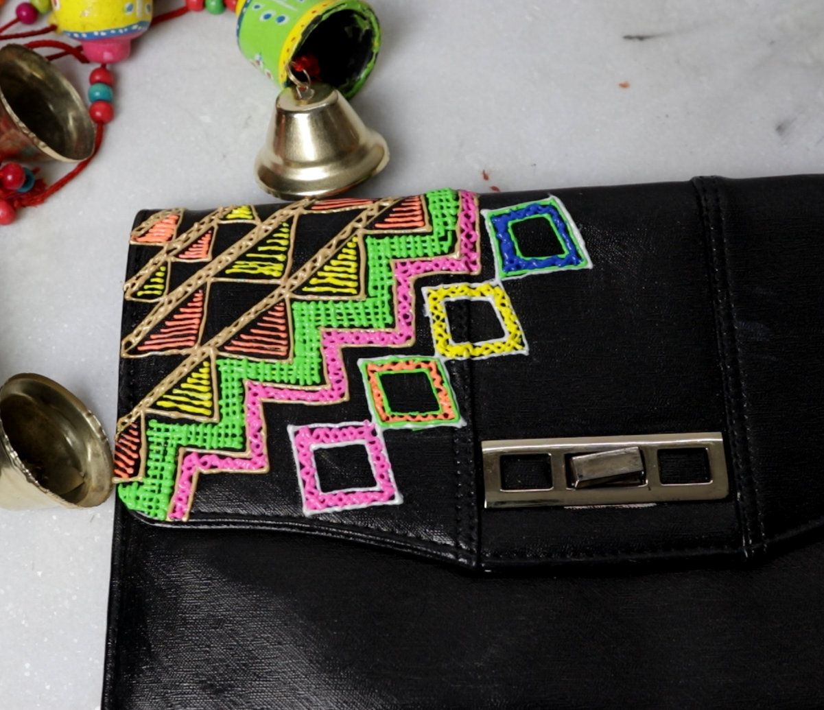 How to Make Over Old Purse to a Designer One 11 Steps (with Pictures