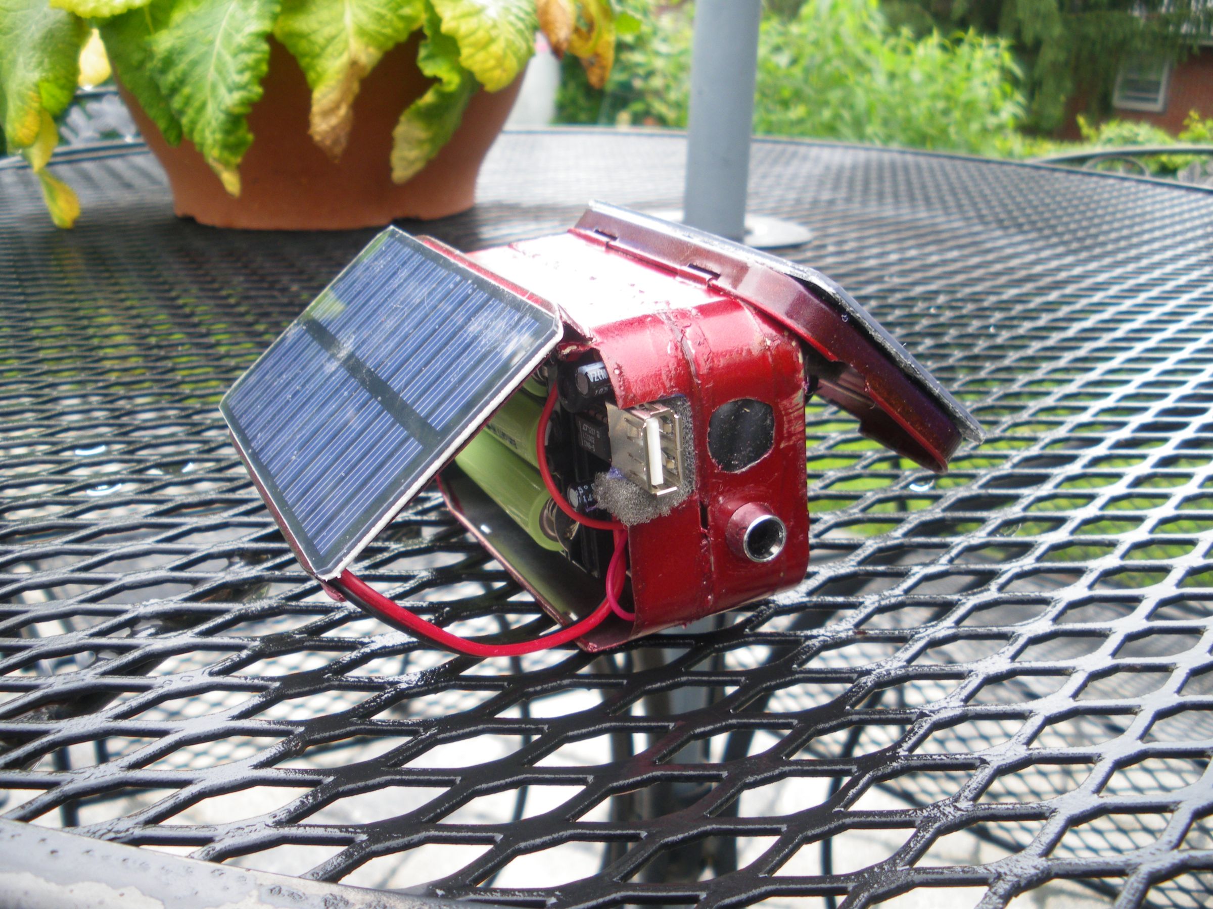 Double Altoids Solar Charger