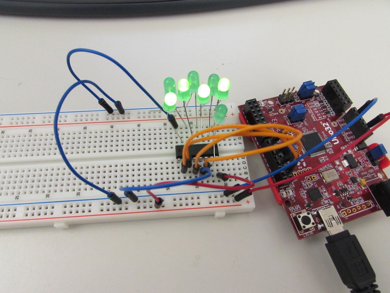 Operating a Shift Register : 10 Steps Circuit Diagram