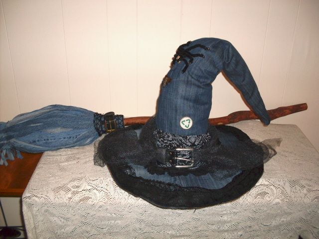 Hat & Broom for the Eco-Friendly Witch