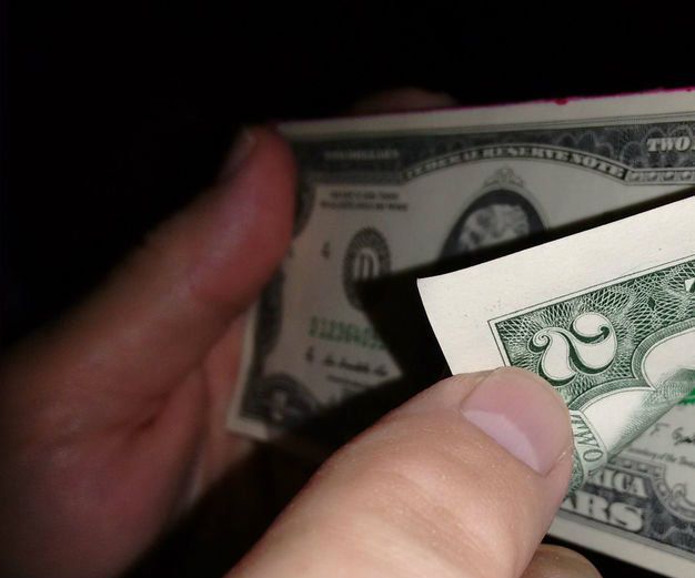 Give a Hot Tip: Peel a $2 Bill From a Pad! 