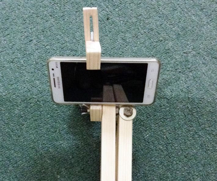 DIY Wooden Self Adjusting Fold-able Selfie Stick Under 2$ 