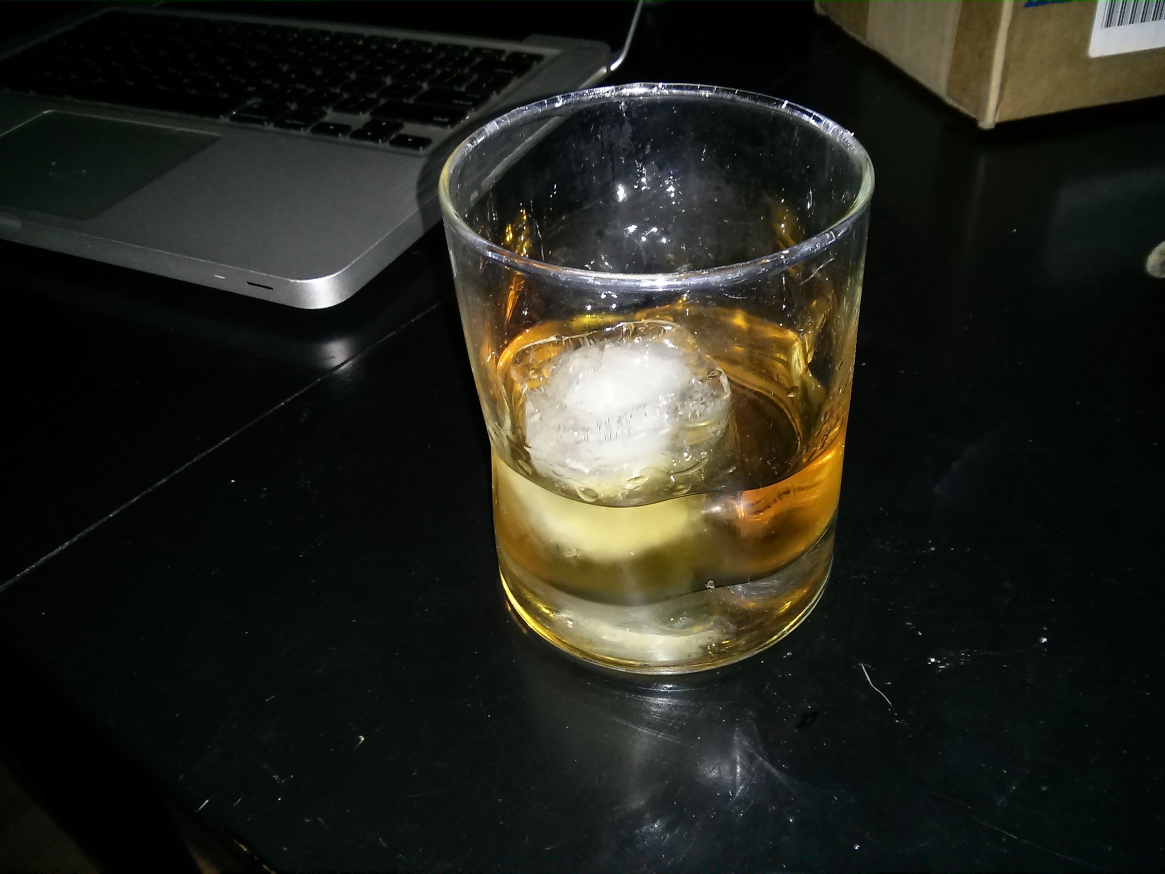 Easy Large Sized Whiskey Ice Cubes