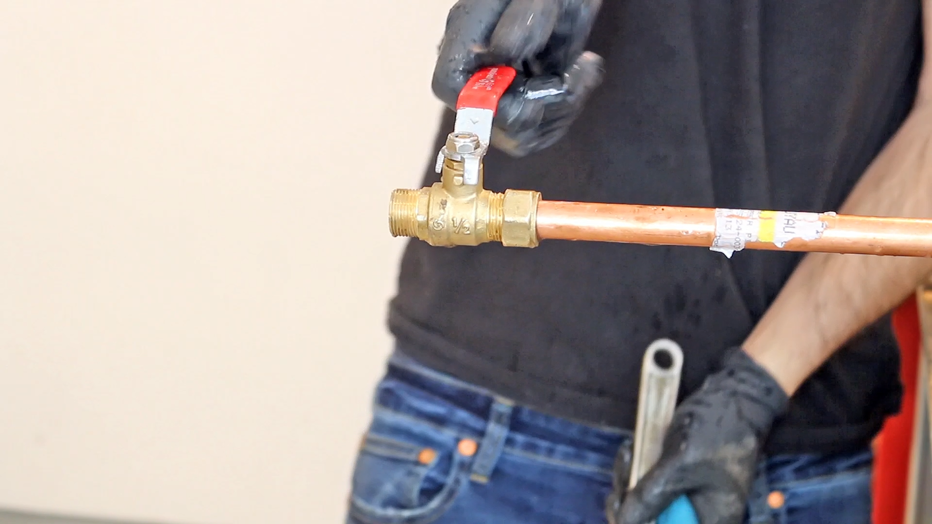 How to Install a COMPRESSION Fitting (PROPER WAY) : 8 Steps (with ...