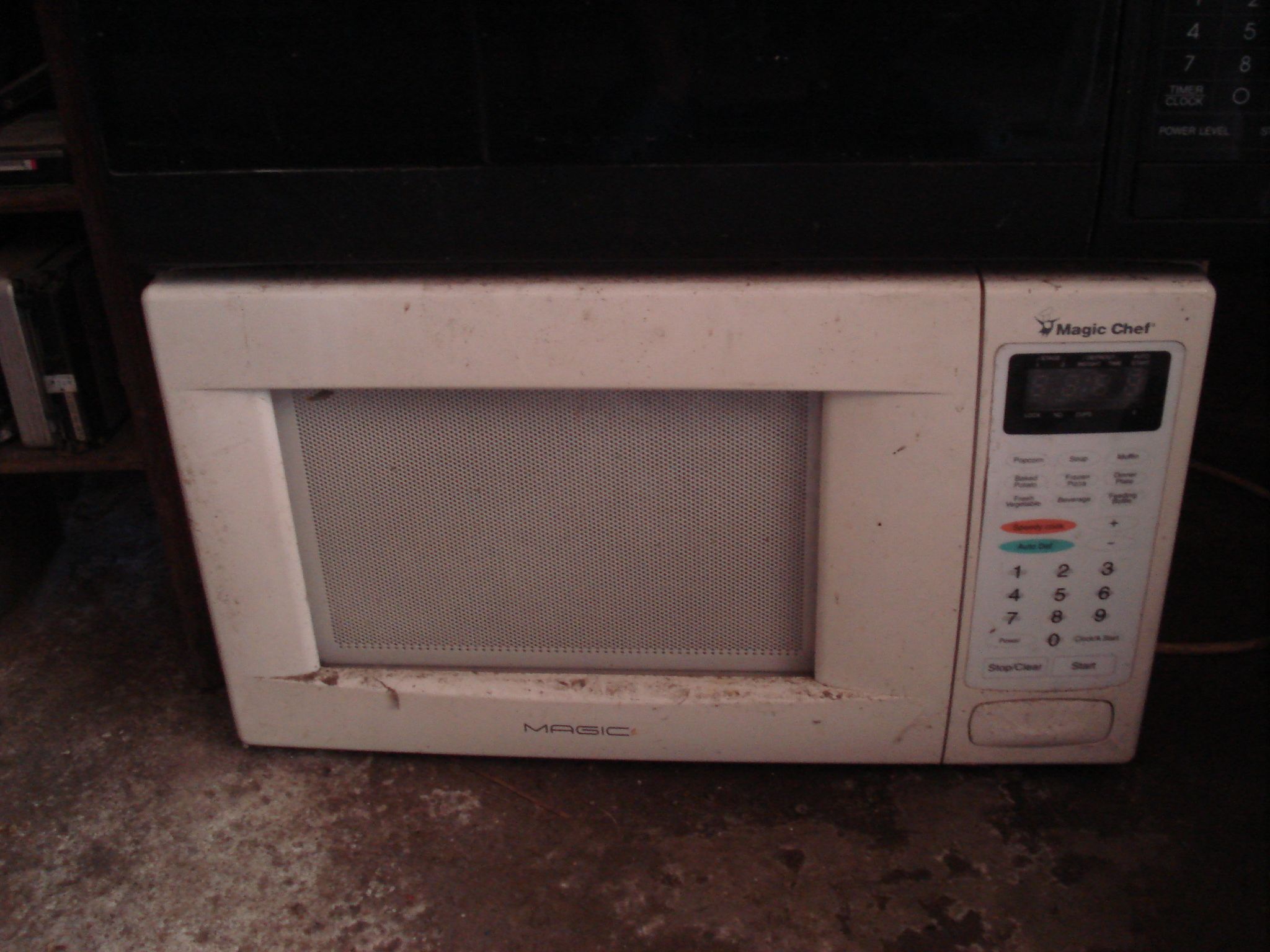 Build a Small Electric Fan From a Scrap Microwave Oven 3 Steps