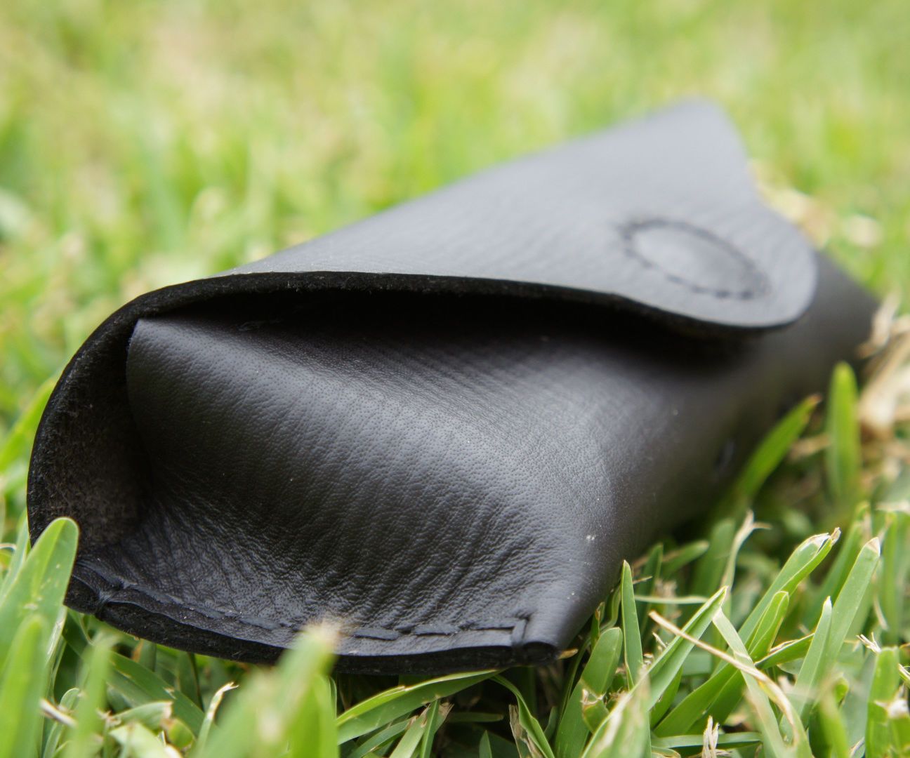 Easy-peasy Leather Sunglasses Pouch!