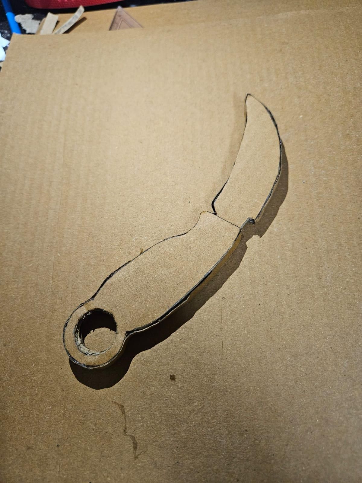 Cardboard Karambit 8 Steps Instructables