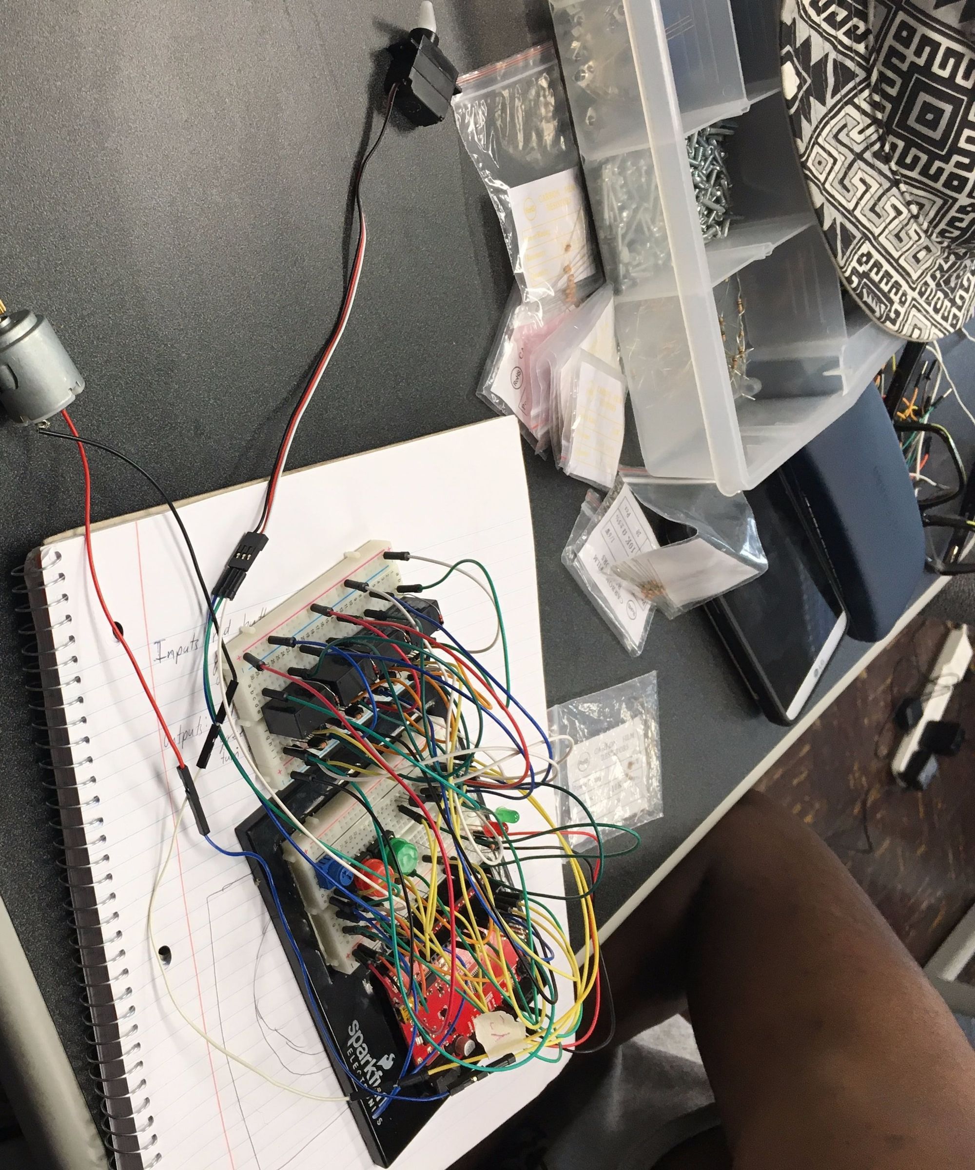 Arduino Controlling a Servo and a Motor to Control a Train Set
