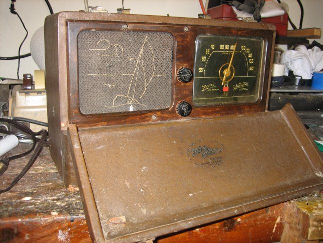 Rebuilding an Old AM Radio