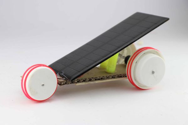 How I Made a Functional Solar Car With Recycled Materials : 10 Steps ...