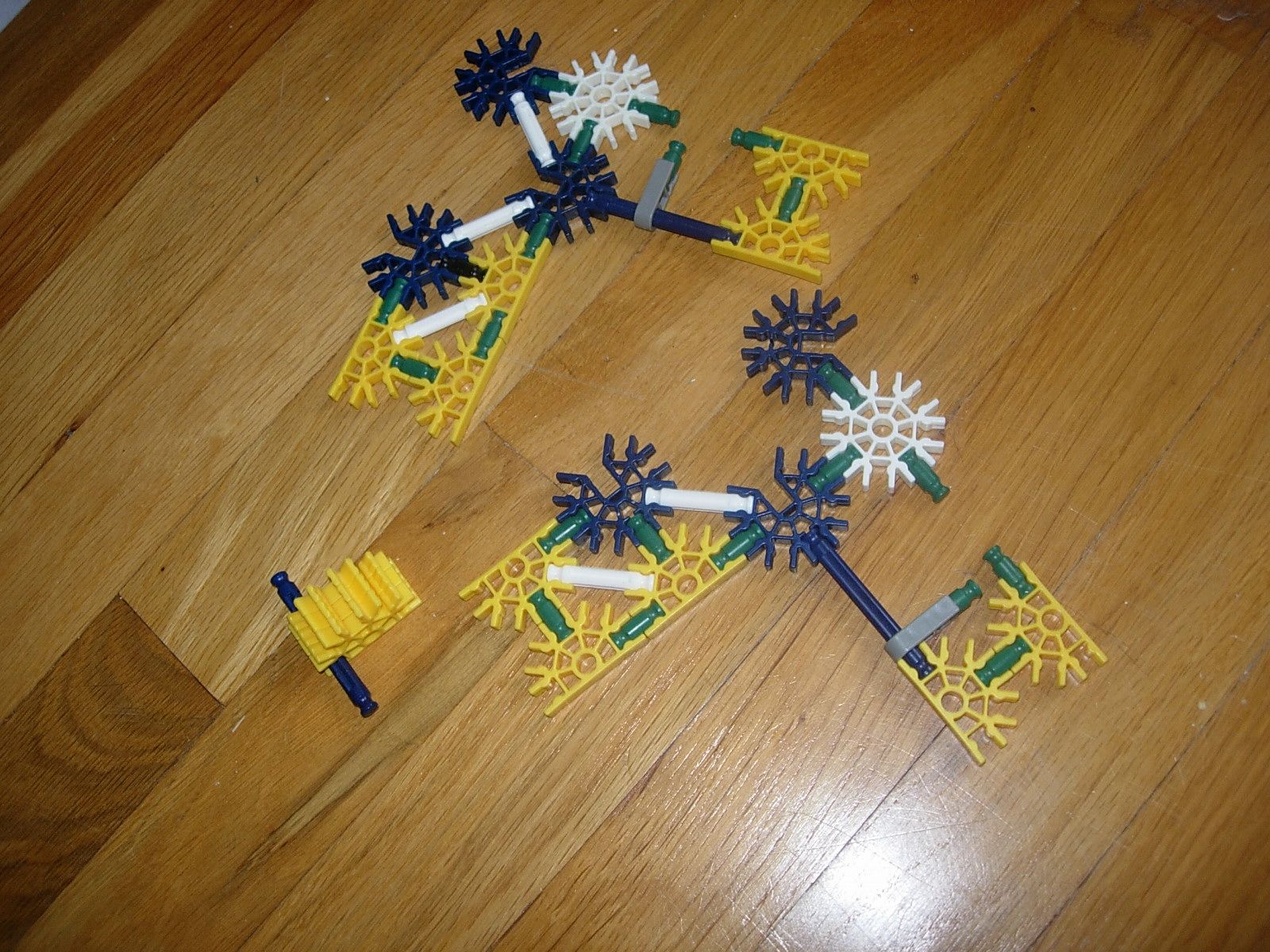 Semiauto K'NEX Gun 8 Steps Instructables