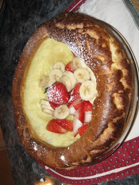 German Pancake with Strawberries and Bananas