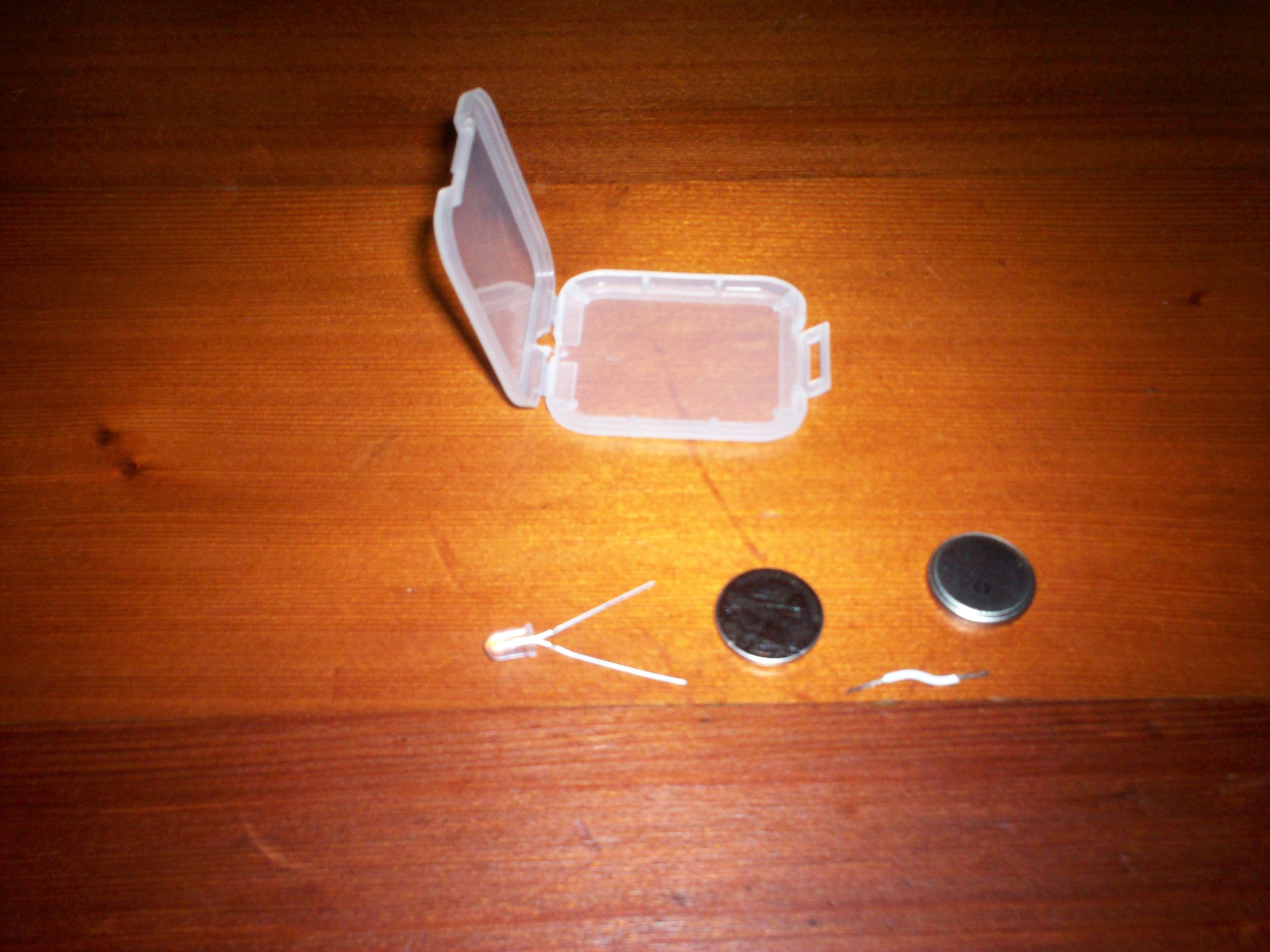 2 Minute LED Flashlight From SD Card Case