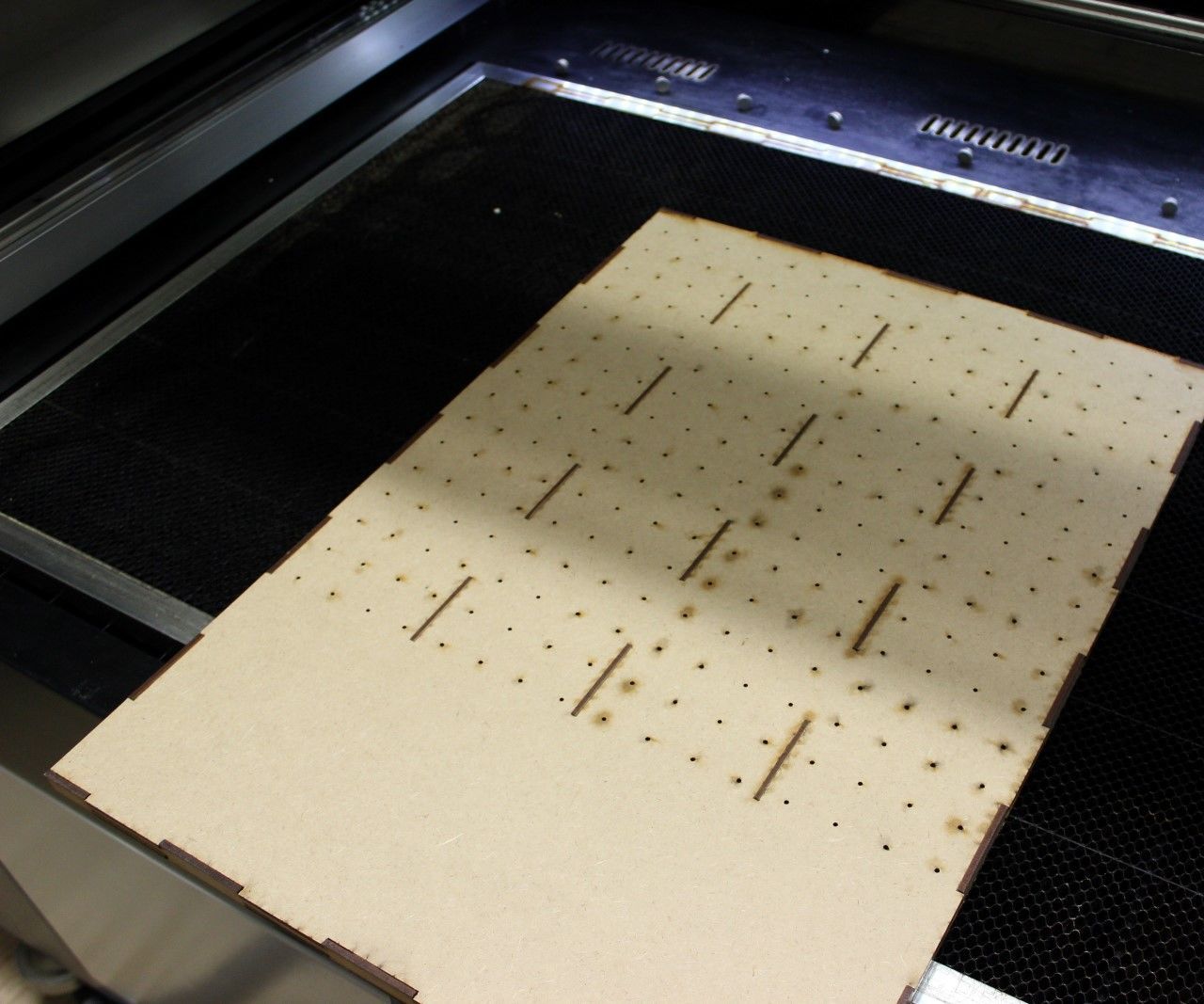 DIY Vacuum Table for Laser Cutting
