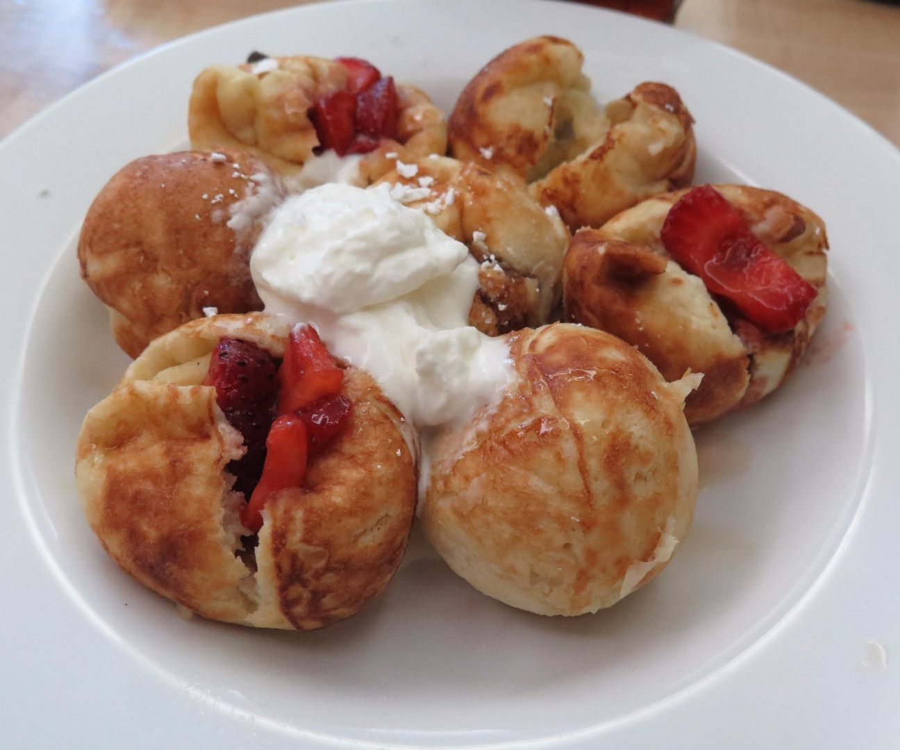Danish Sphere Pancakes : Aebleskiver