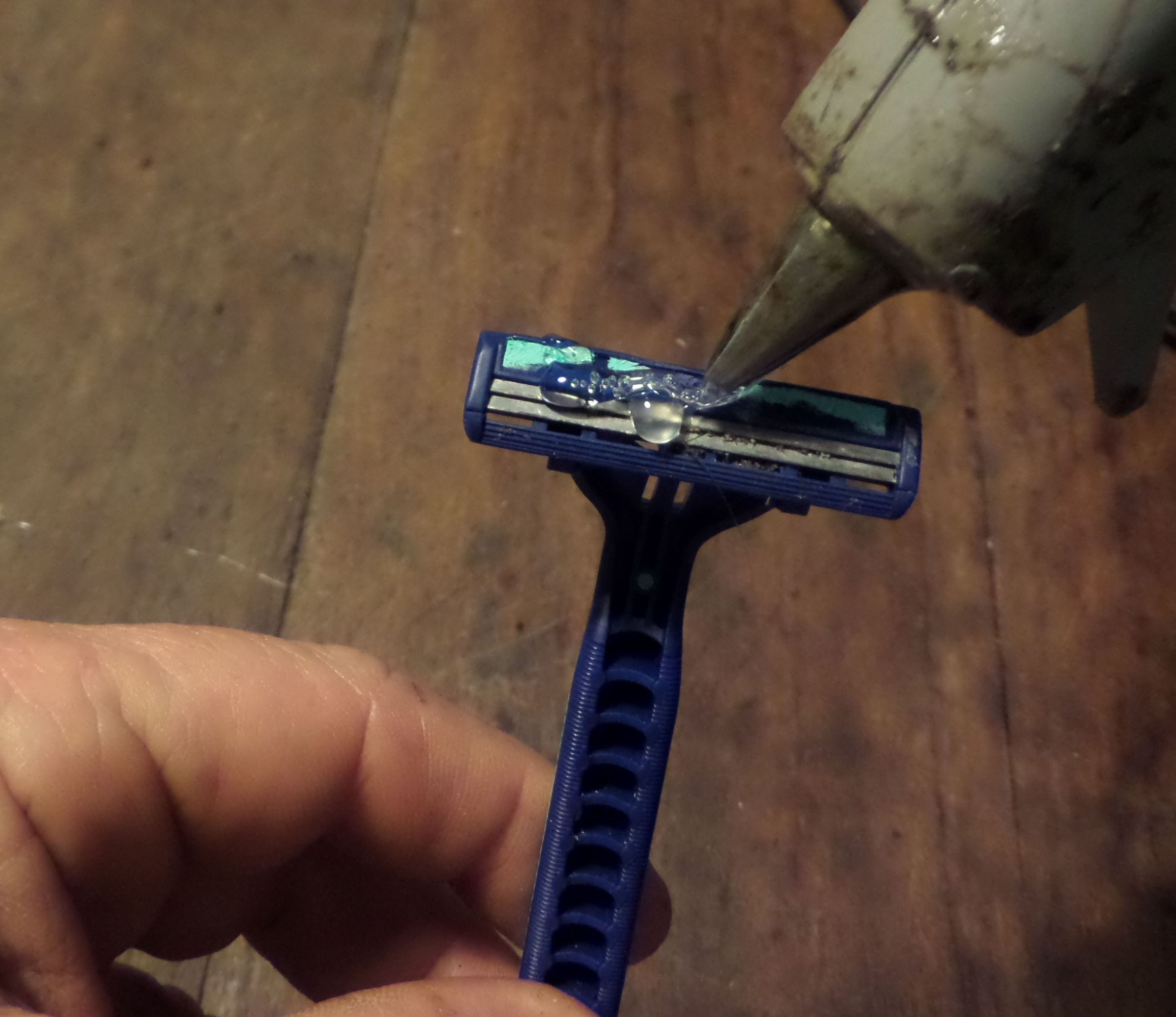 Plant Labels From Disposable Razors : 4 Steps - Instructables