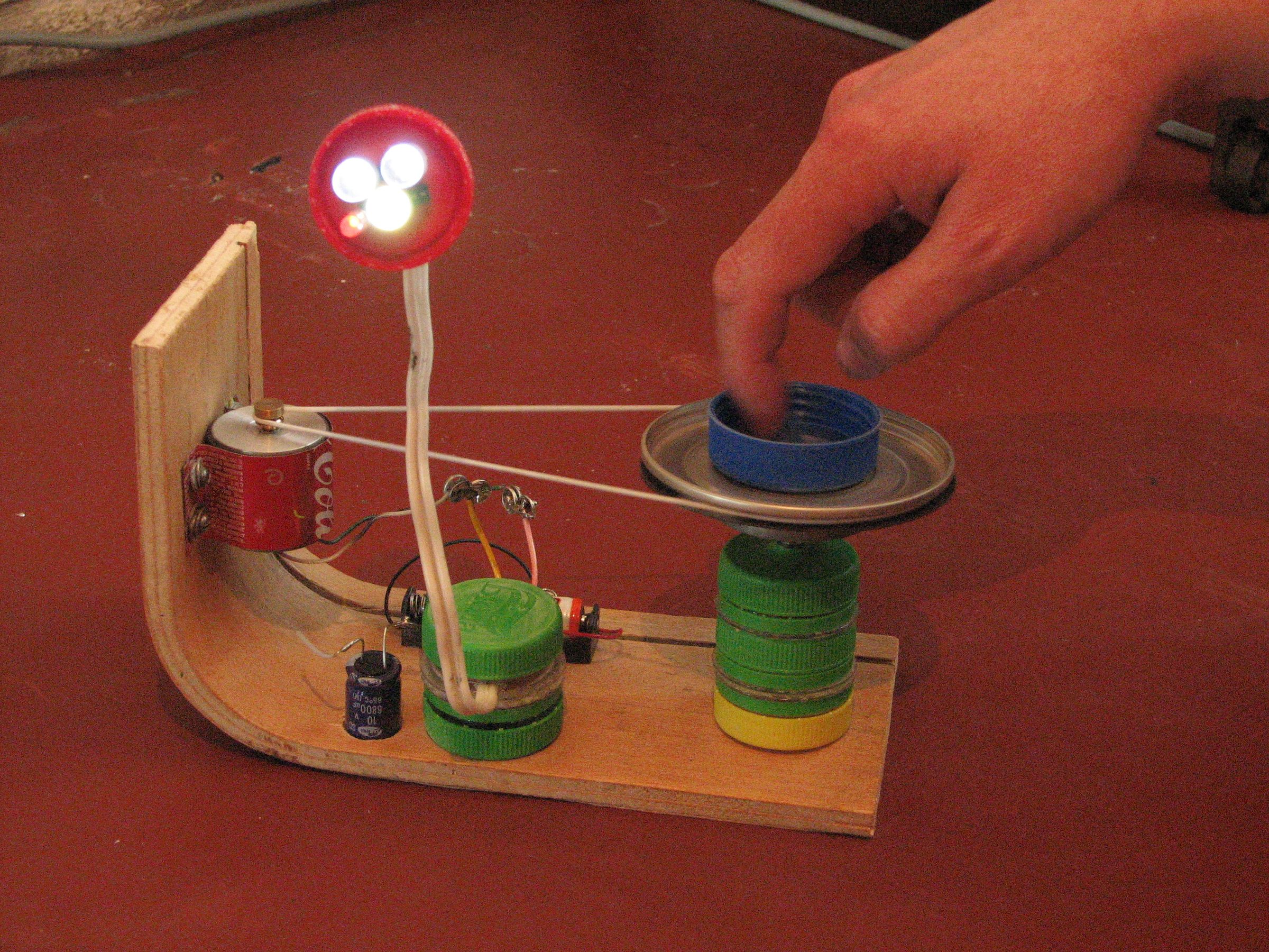 Green LED Lamp (controlled With a Flashing Led)