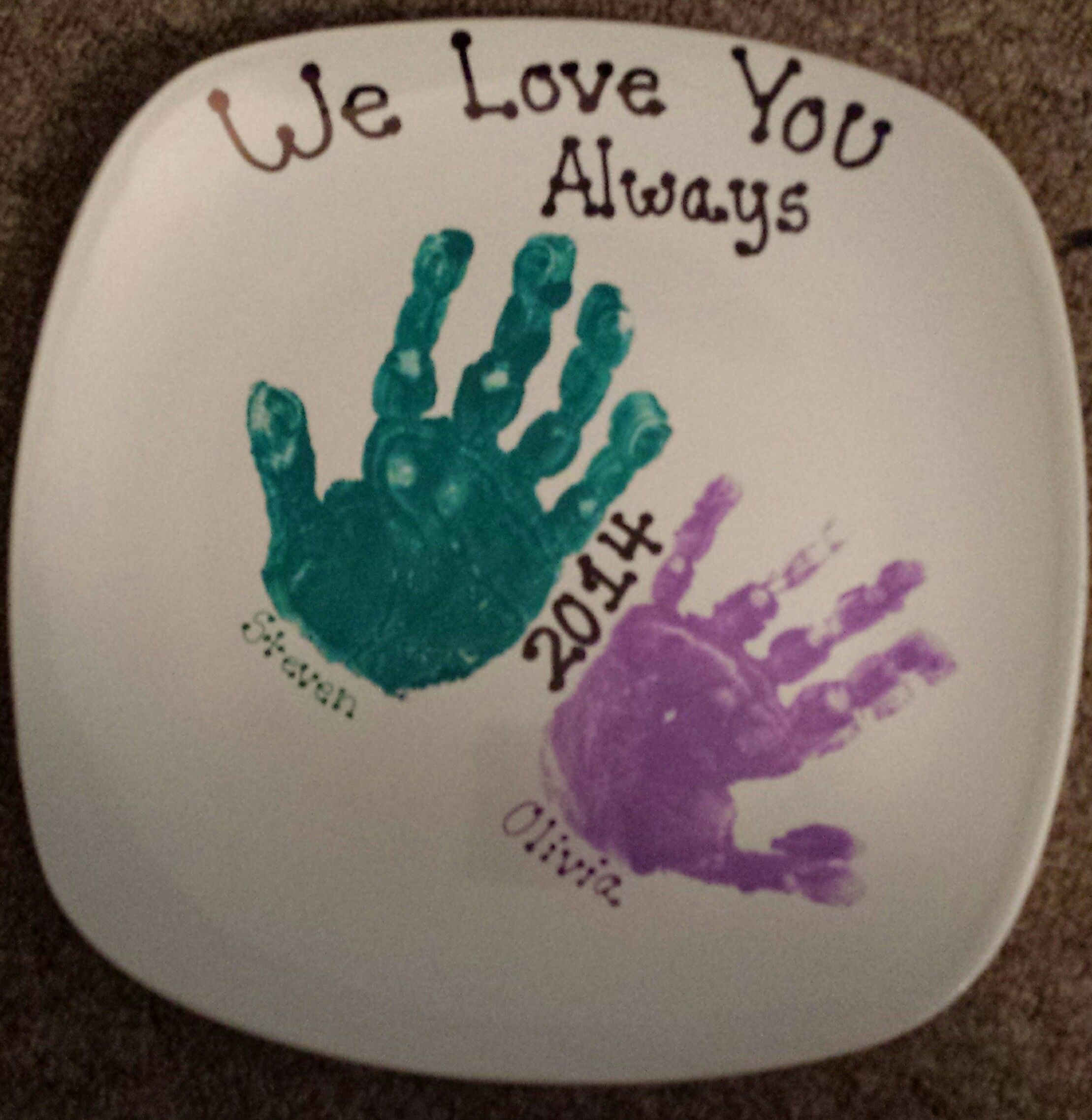 Simple (inexpensive) Handprint Gift for the Grandparents or Parents!