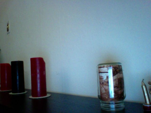 CREATE a different frame for your pictures recycling a jar