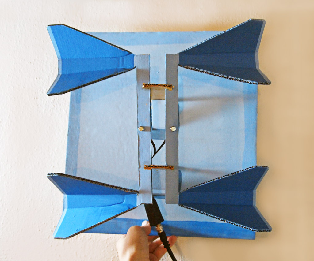 Powerful Modern Homemade HDTV Antenna