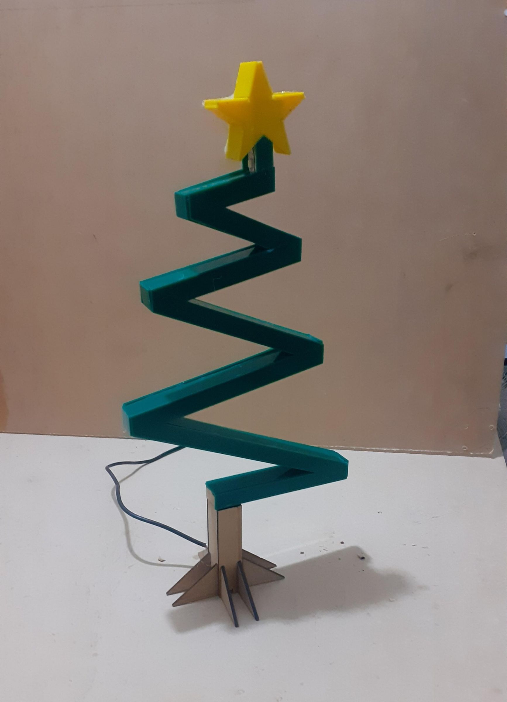Christmas Tree Table Lamp 4 Steps Instructables