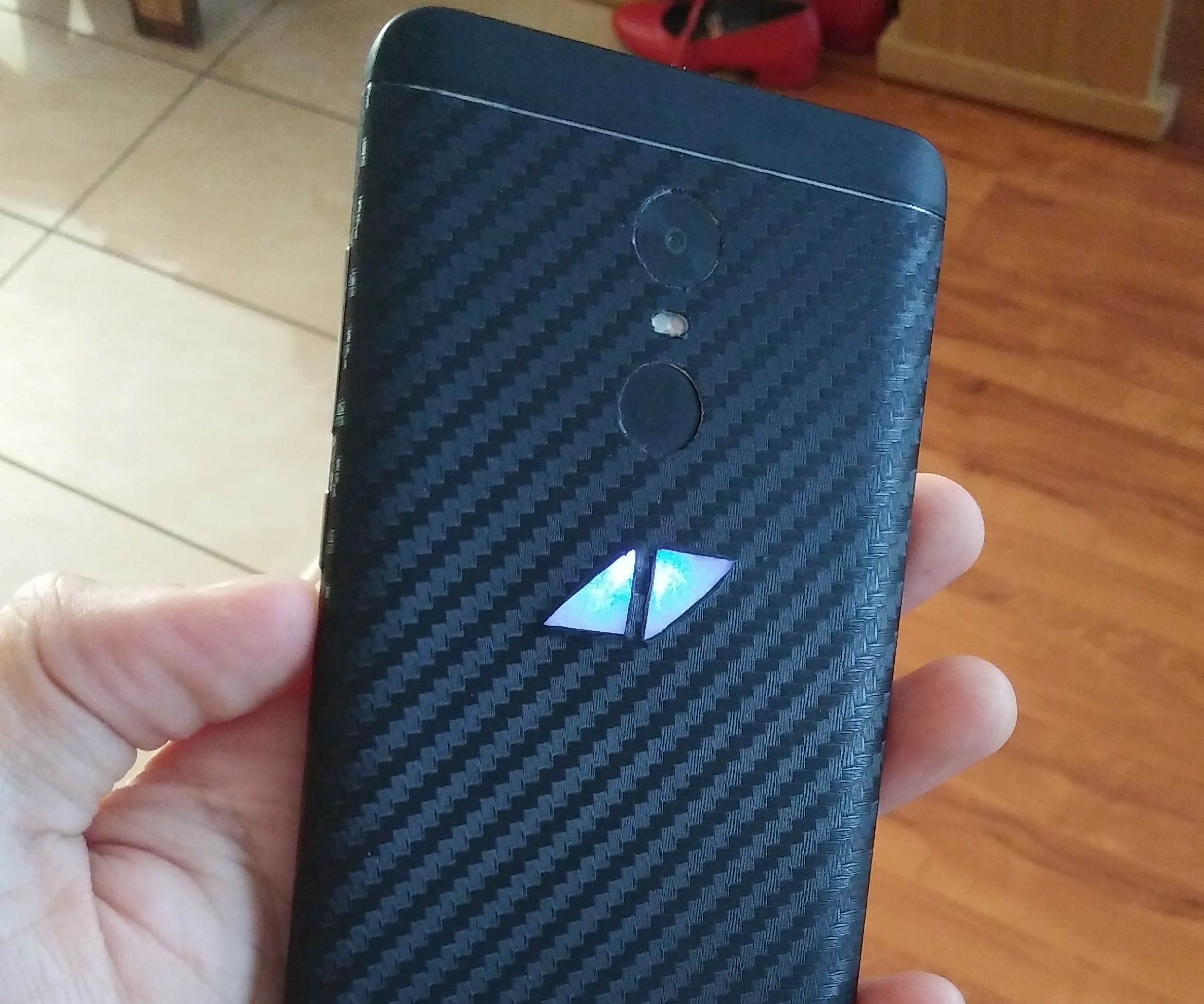 Custom Smartphone Logo Light