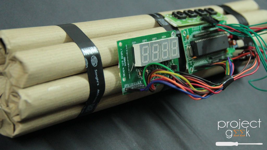 Prop Bomb Count Down Timer - Project Geek #1 | Trybotics