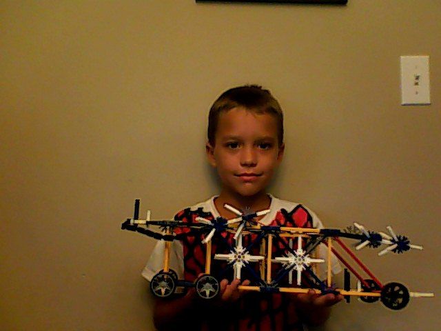 KNEX ACTION FIGURE MINEING TRUCK