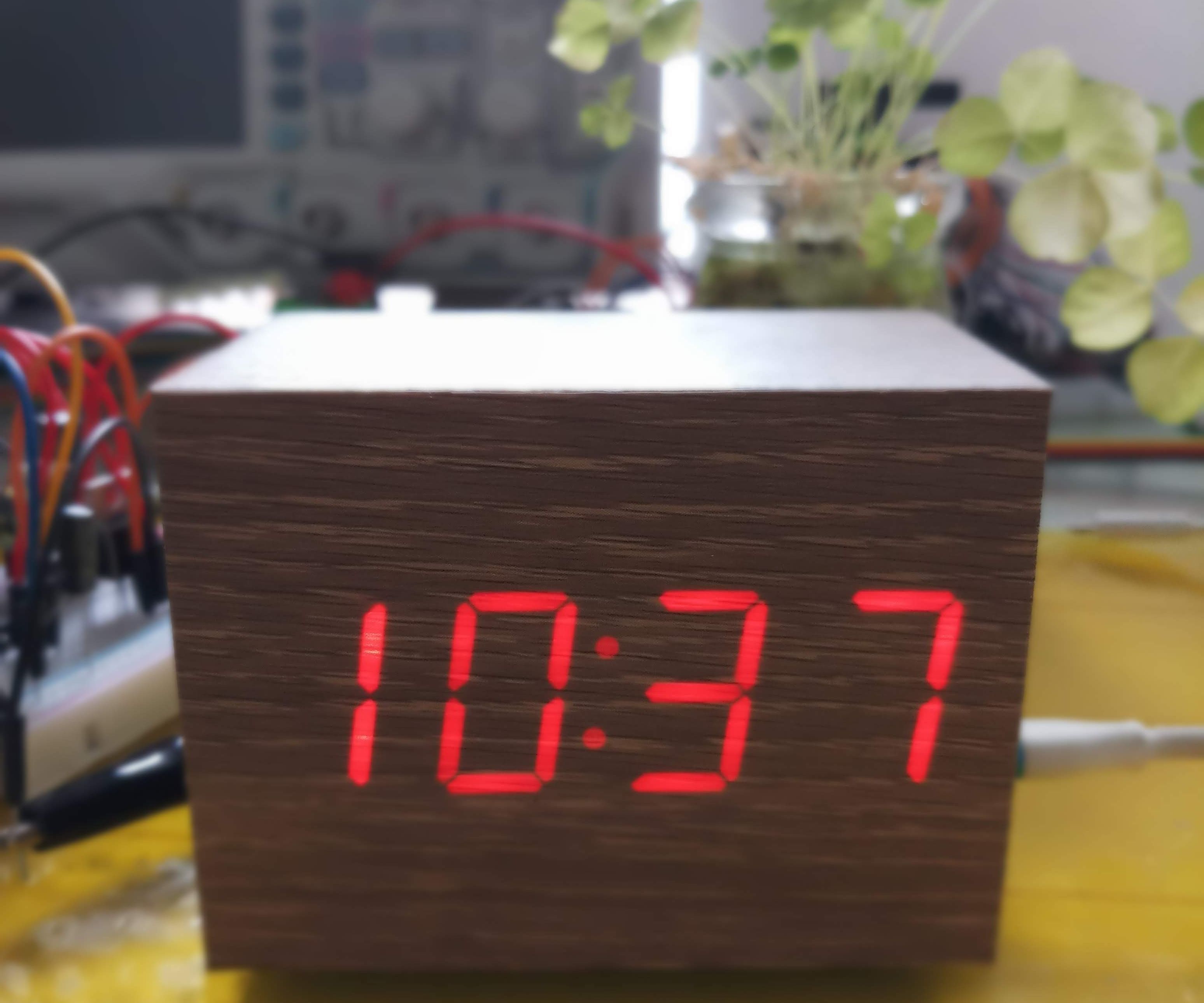 "Wooden" Desktop Clock     *Modern Looking*