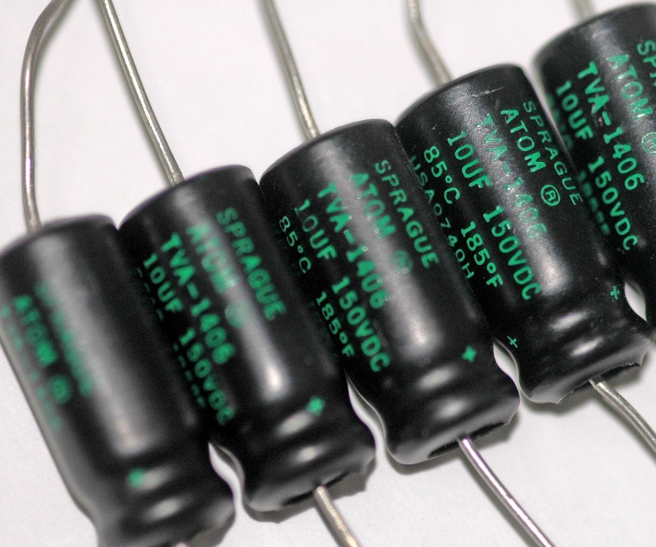 Electrolytic Capacitor - What Is Its Definition and Types?
