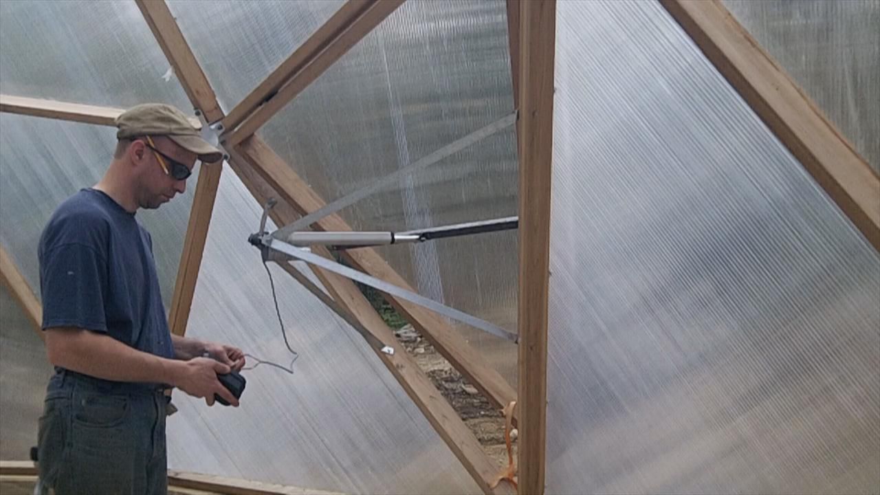 Building a Greenhouse Vent Opener
