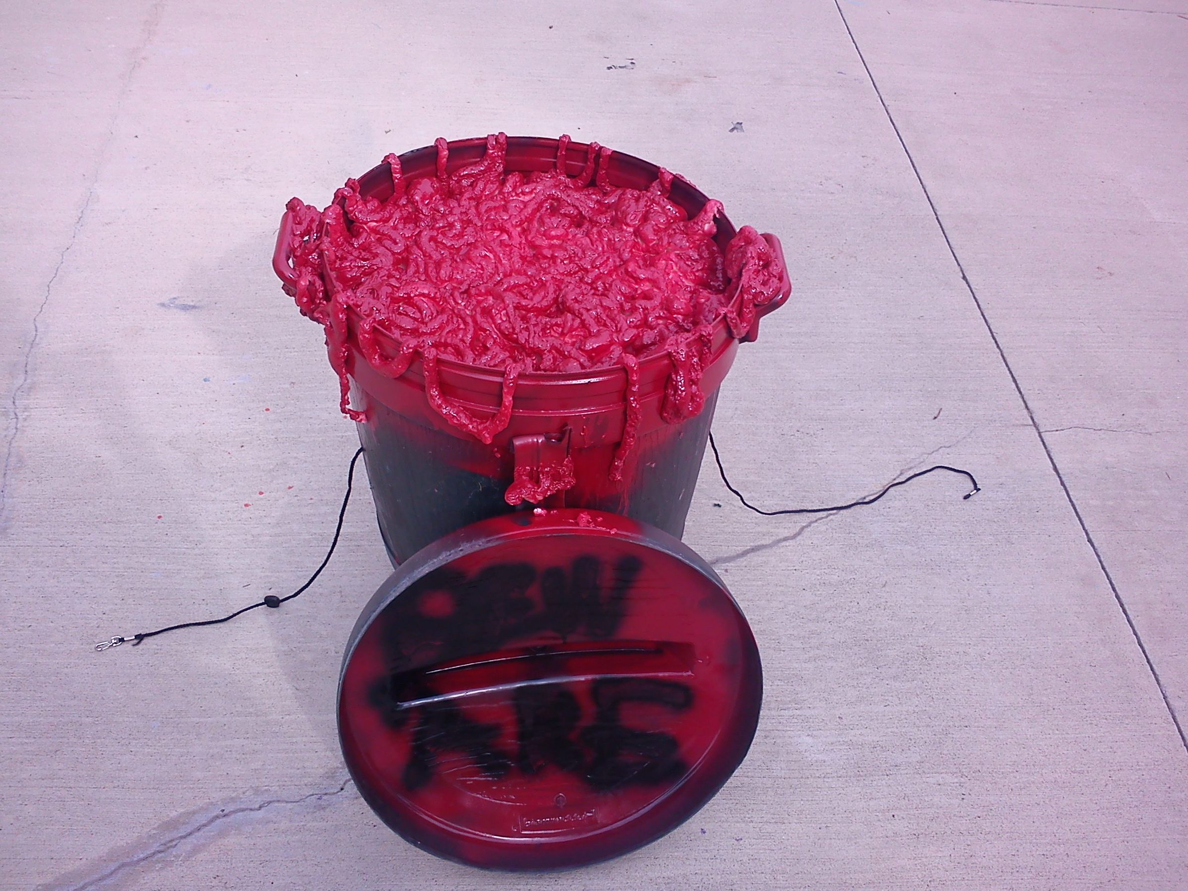 How to Make Trash Can of Guts. 5 Steps Instructables