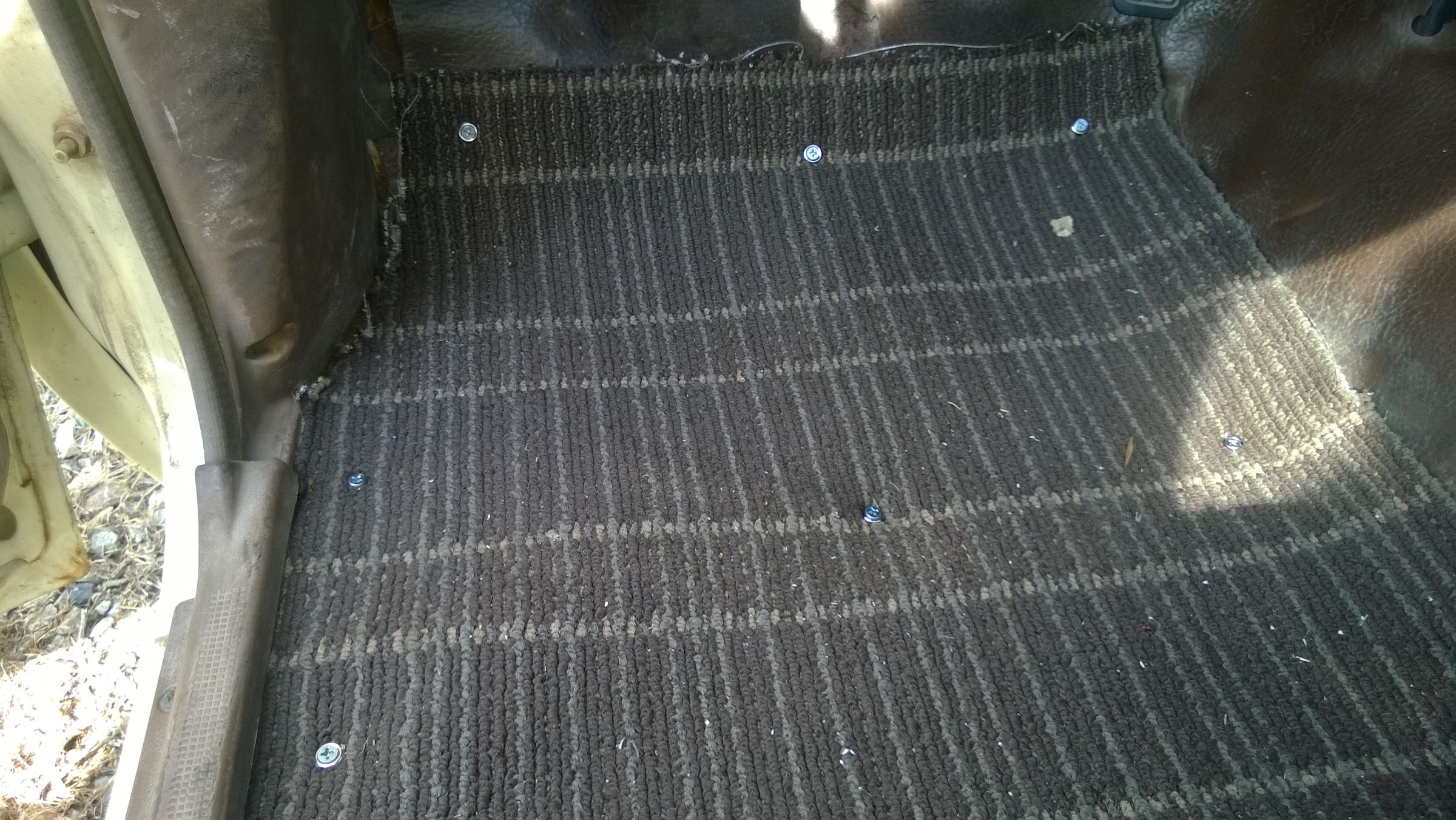 (replacement) Carpet for Your Car or Truck 3 Steps Instructables