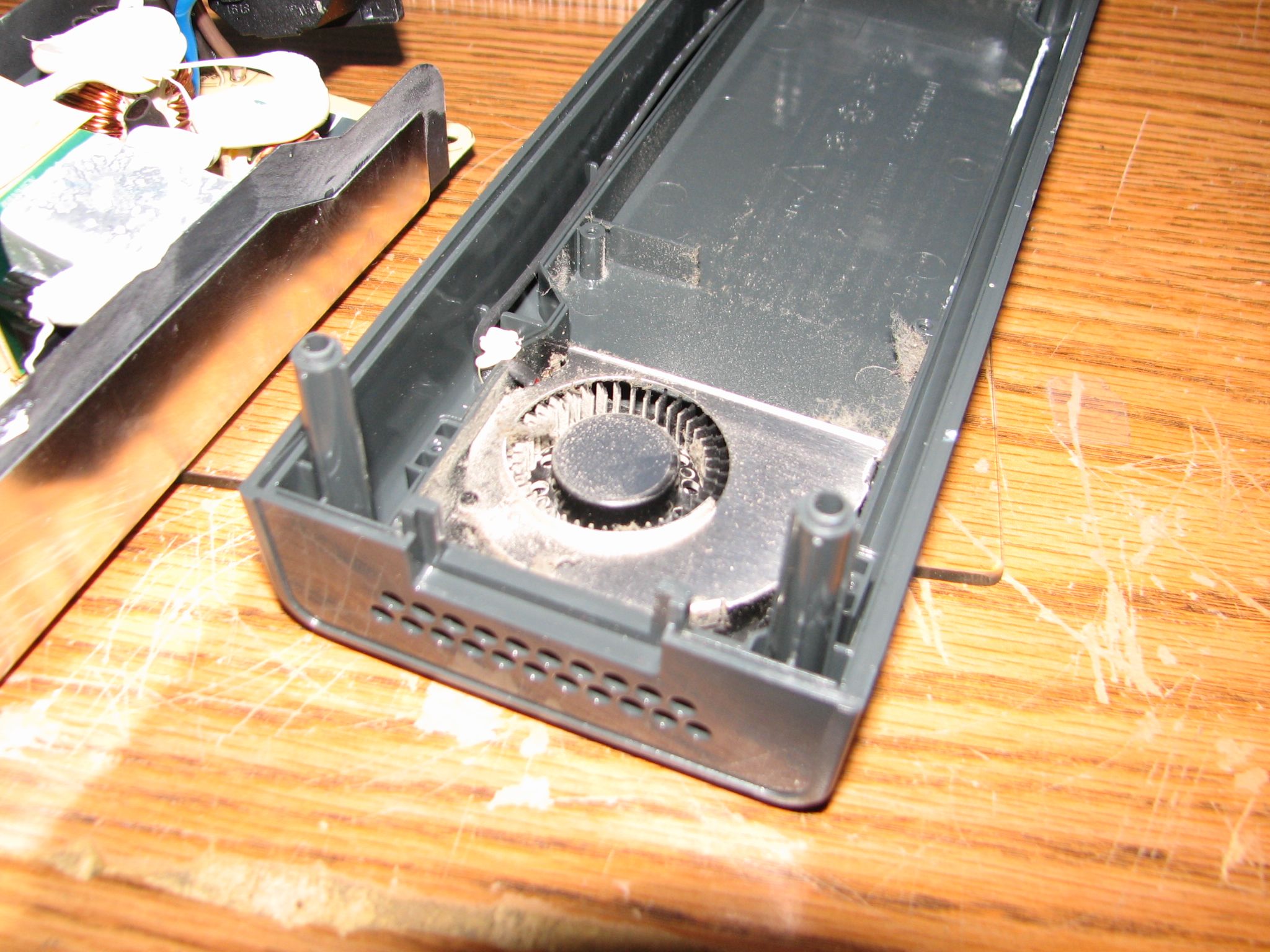 Disassembling and Cleaning Xbox360 Power Supply ( Brick ) 6 Steps Instructables