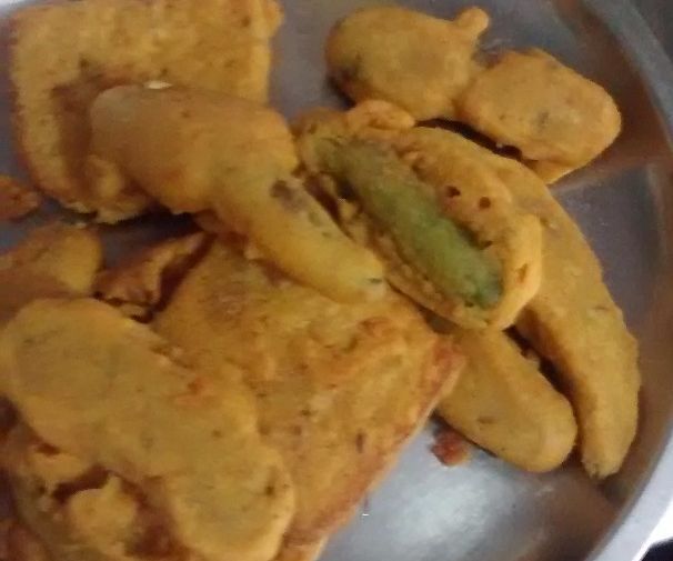 How to Make Mirchi Pakoda ( Stuffed Green Chilli Fritters)