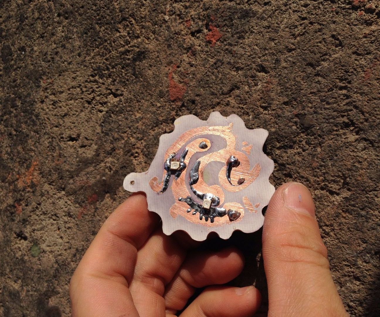 ElectroJoyas: Joyería Con Electrónica 