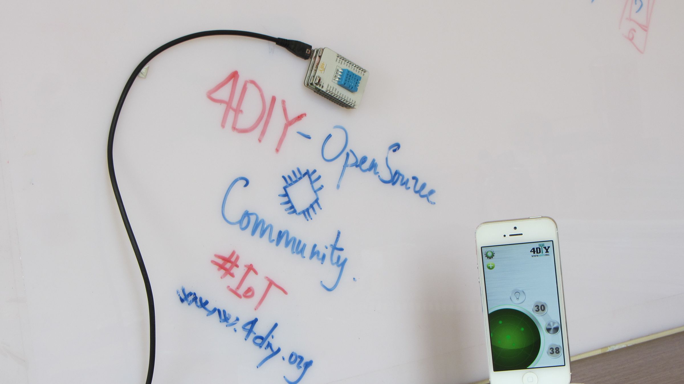[Tutorial for 4DIY.ORG] - How to Tracking Humidity and Temperature Using DHT Sensor and Iphone