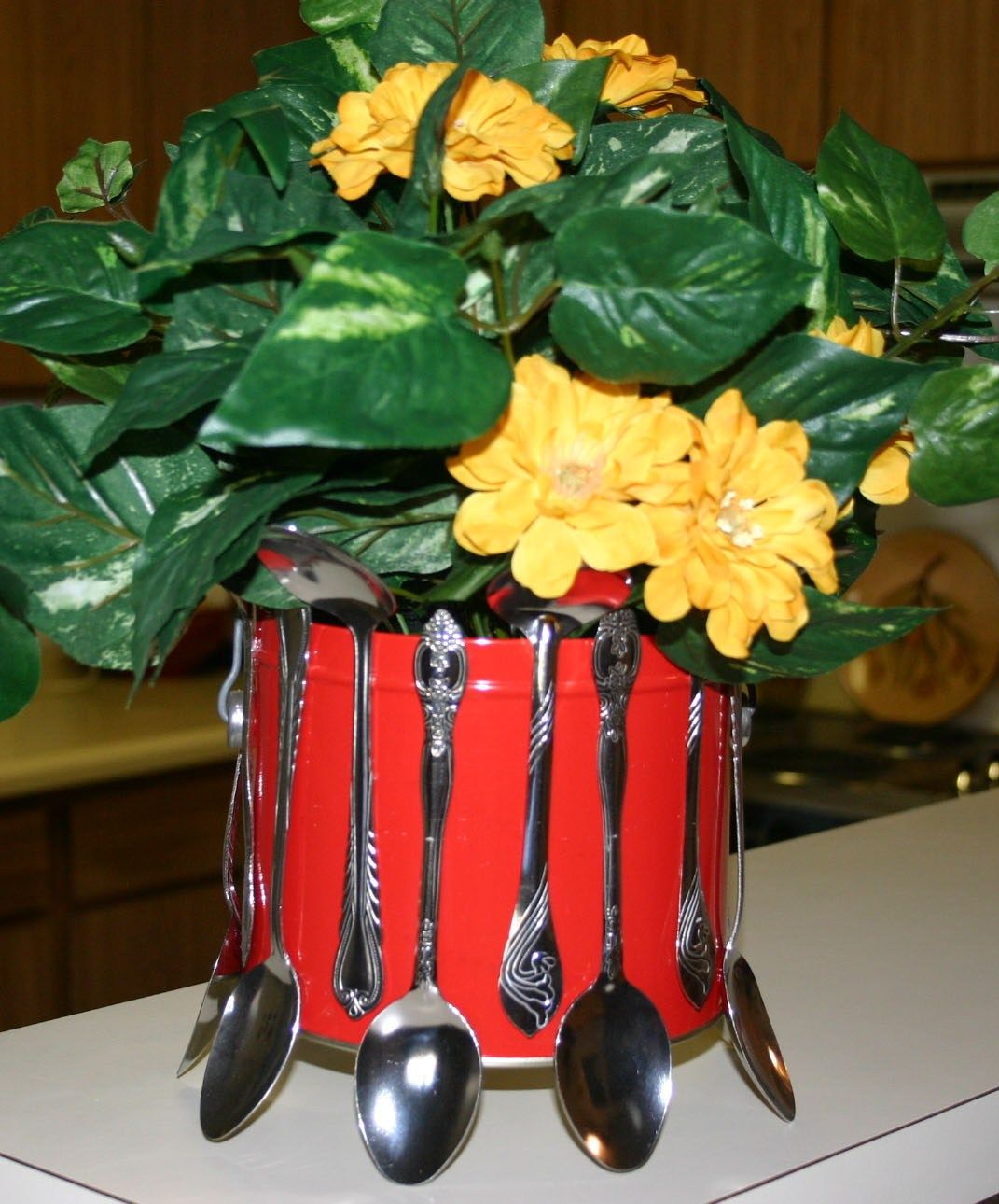 Create a Spoon Centerpiece With Cheryl Ball