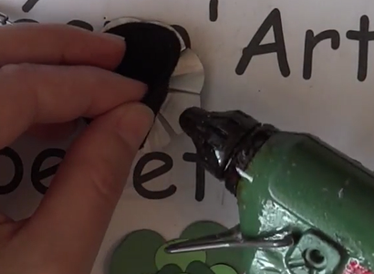 Add a Felt Circle and Vloila, You Have a Beautiful Dahlia Brooch