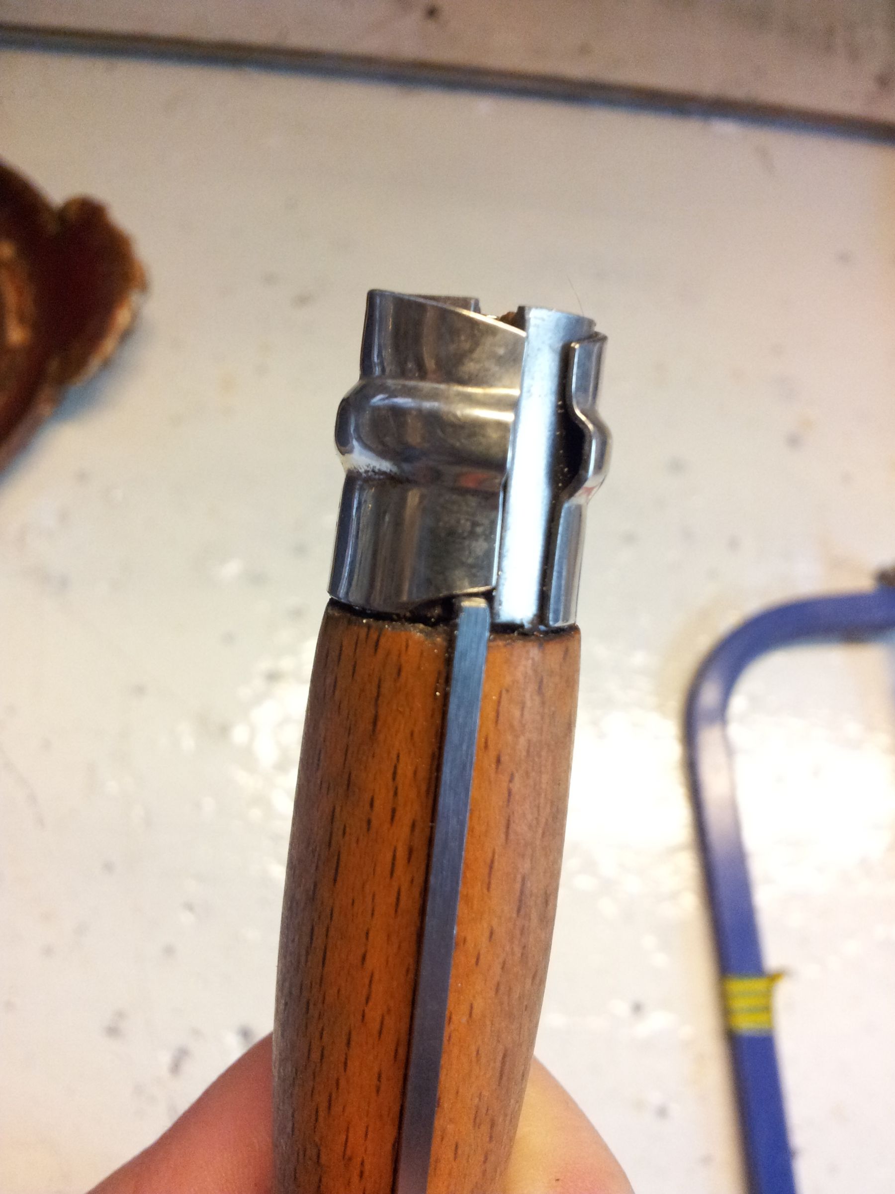 Make an Old Opinel Knife Lockable When It Is Closed