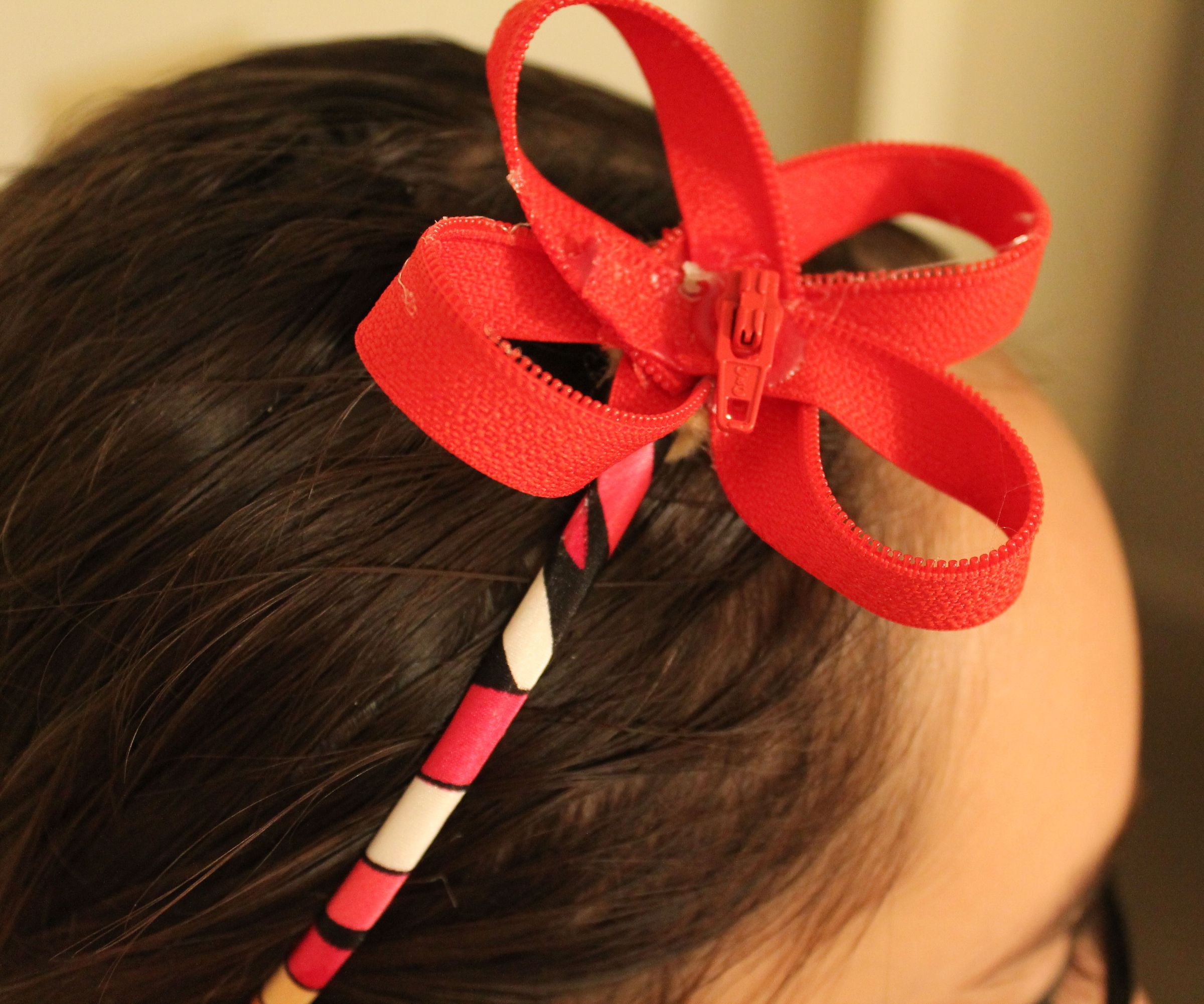 How to Make a Zipper Flower